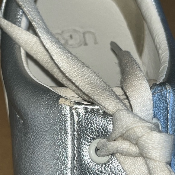 Final Price! UGG Women's Zilo Metallic Silver Sneakers - Picture 6 of 11